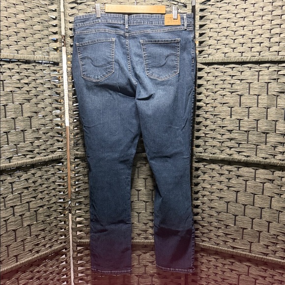 Signature by Levi Women's Straight Leg Jeans - Blue - Picture 5 of 5